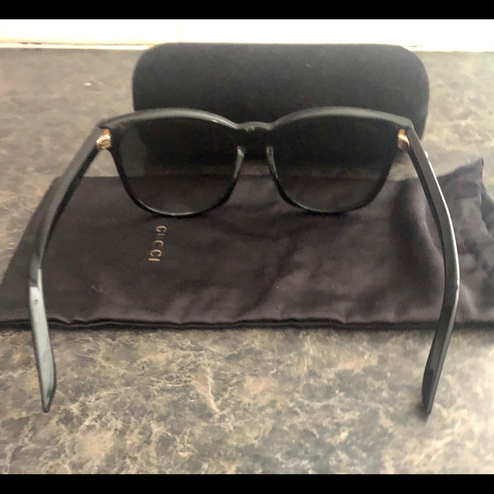 GUCCI SUNGLASSES - Picture 4 of 9
